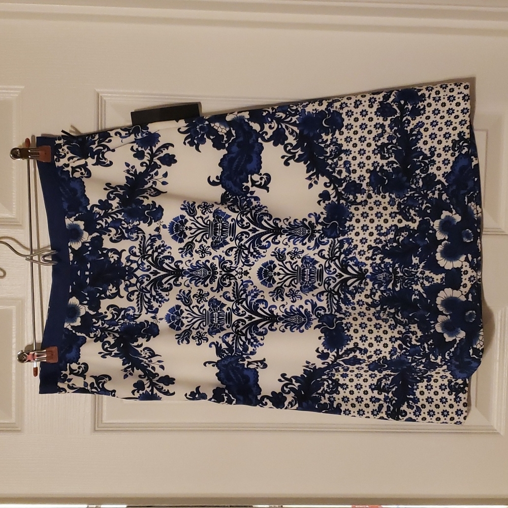 NWT Mario Serrani Striking Blue and White A-line Skirt Sz 2